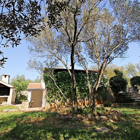 Guest House Beverin Sali Exterior photo