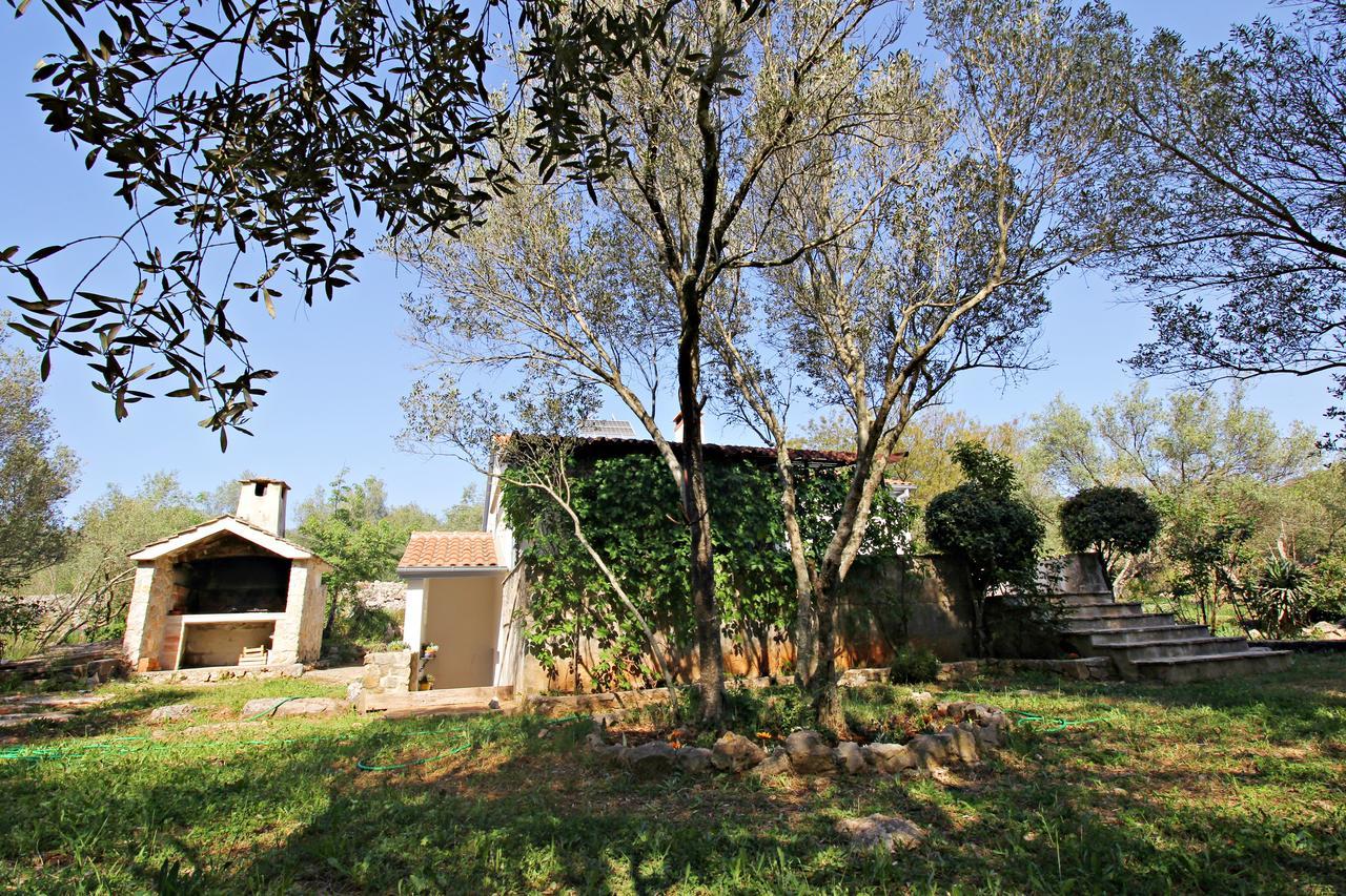 Guest House Beverin Sali Exterior photo