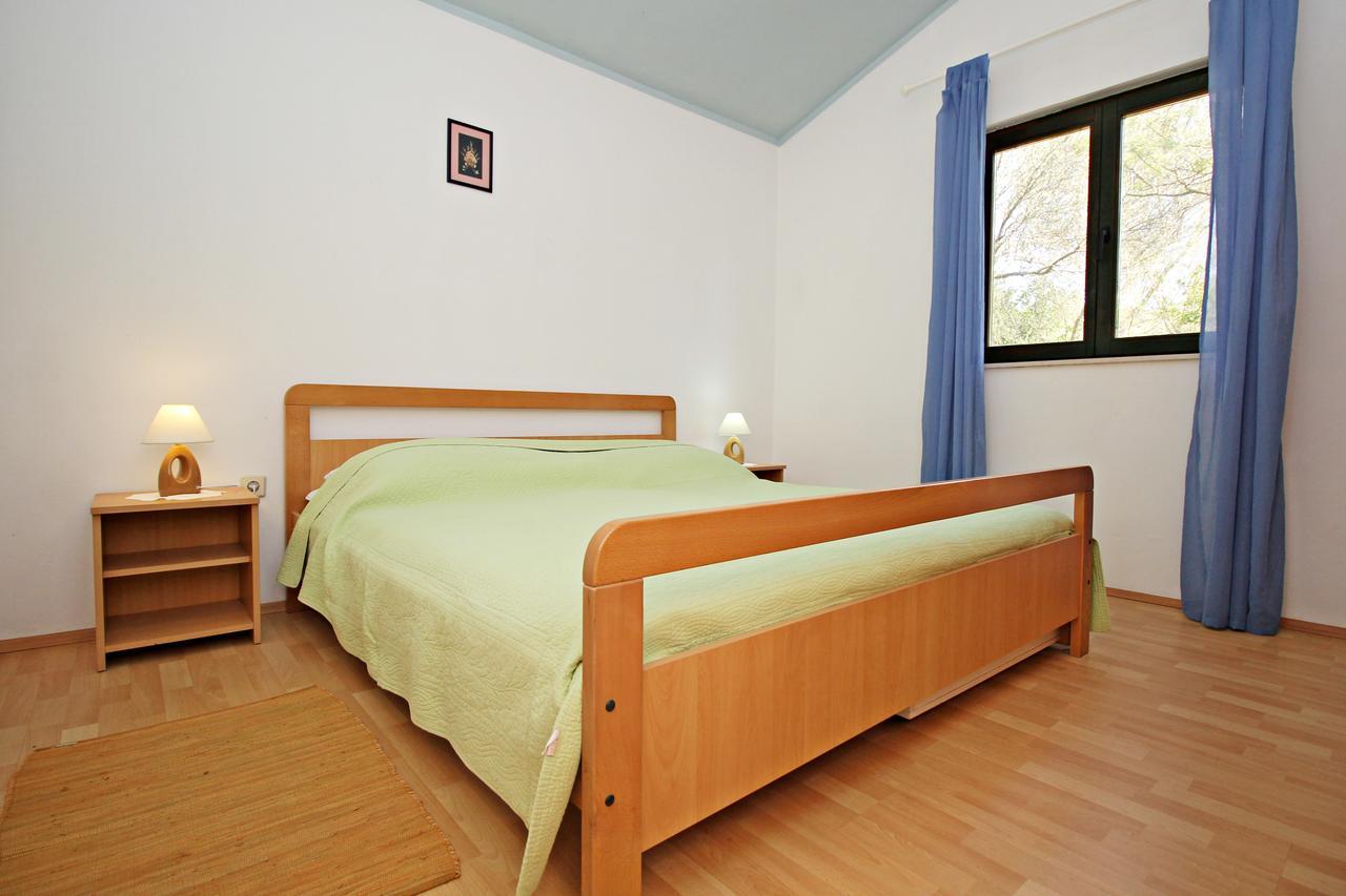 Guest House Beverin Sali Exterior photo